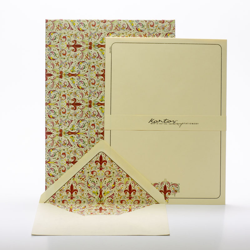 Italienisches-Briefpapier-Giglio-mit-goldfarbenem-Druck