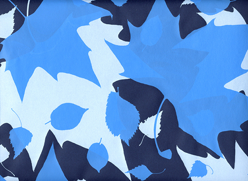 Blaetterrauschen-blau-Geschenkpapier