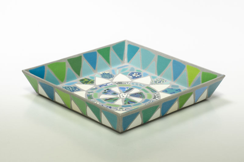 Cher-Gaudi-Schale-18-cm-x-18-cm-liegend