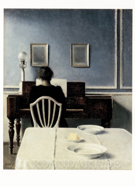 Hammershoi-Interieur-mit-junger-Frau-am-Klavier-Postkarte