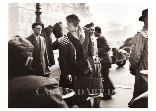 Kiss-by-the-Hotel-De-Ville Doisneau, Robert  - Kiss by the Hotel De Ville - Postkarte